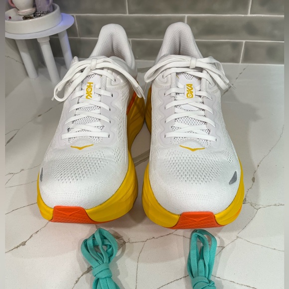 Hoka Bondi 9 Running Shoes. Men’s Size 13D Color White / Yellow - Picture 6 of 13